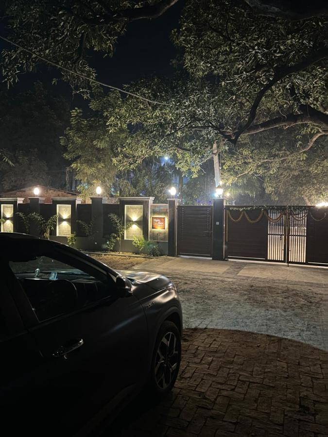 Kaashi Flora Villa Varanasi Exterior photo